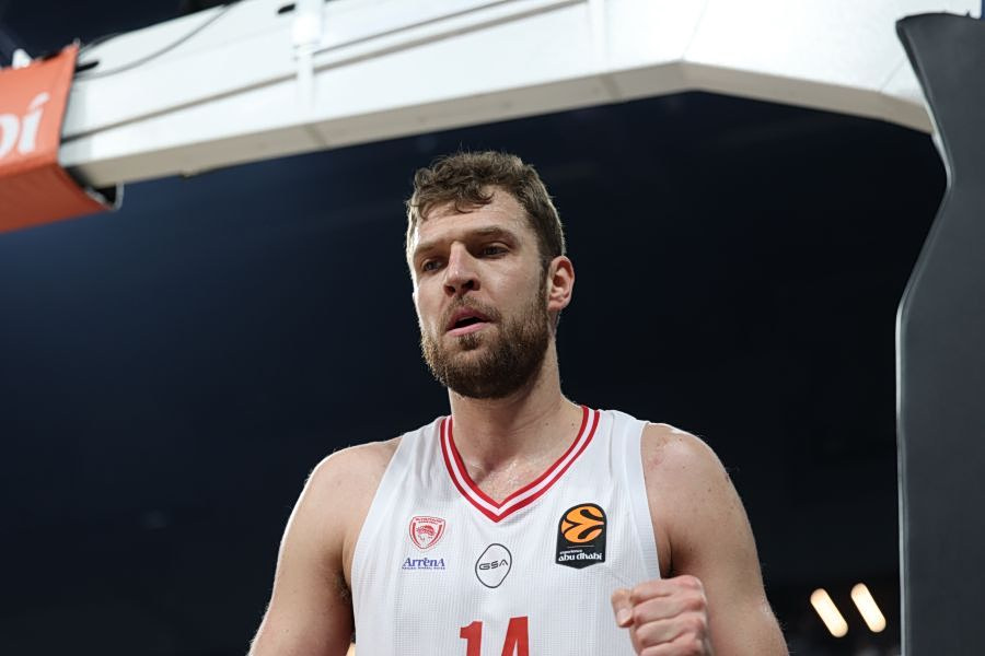 Βιλερμπάν – Ολυμπιακός 74-82: «Διπλό» πρωτιάς των Πειραιωτών με πρωταγωνιστή Βεζένκοφ