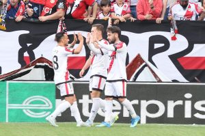 Λάθος απομάκρυνση του Στρακόσια και 2-0 για τη Ράγιο με τον Λόπεθ πριν το ημίχρονο (vid)