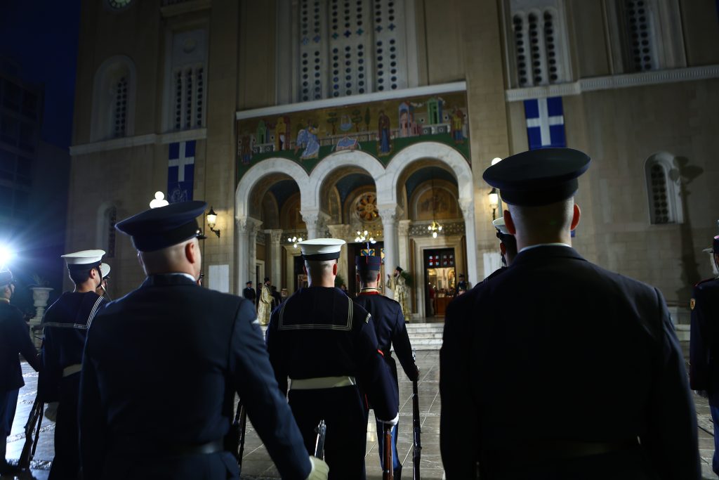 Live η Ακολουθία του Επιταφίου και η Περιφορά στο κέντρο της Αθήνας