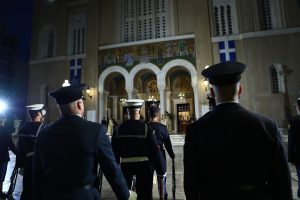 Live η Ακολουθία του Επιταφίου και η Περιφορά στο κέντρο της Αθήνας