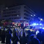 Φωτιά σε διαμέρισμα στη Νέα Σμύρνη: Γυναίκα χωρίς τις αισθήσεις της βρέθηκε στην πολυκατοικία