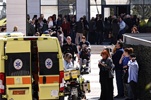 Συναγερμός στην Λουκάρεως: Μετά τον ΕΦΚΑ, ο 89χρονος πυροβόλησε τέσσερα ακόμη άτομα στο Ειρηνοδικείο