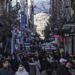 Οδηγός για τα 8 μέτρα στήριξης: Ποιοι είναι οι δικαιούχοι και τι ποσά θα λάβουν – Παραδείγματα