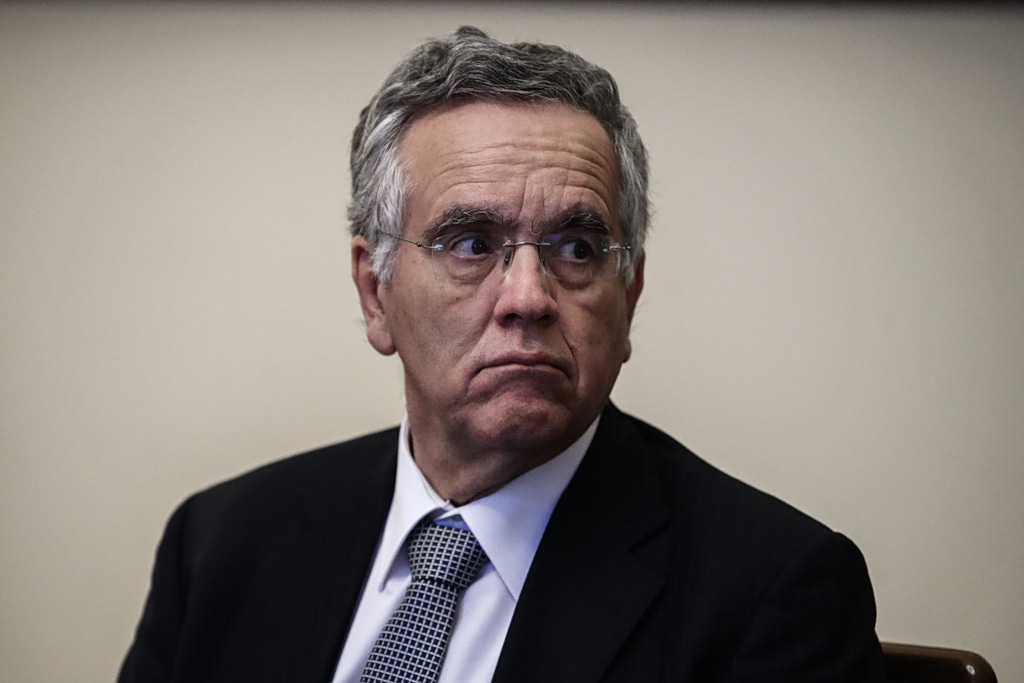 Ομάδα αγνώστων επιτέθηκε στο σπίτι του Ισίδωρου Ντογιάκου – Πέταξαν μπογιές και τρικάκια