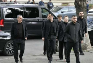 Eκατοντάδες κόσμου στην κηδεία του Μιρτσέα Λουτσέσκου – Αντιπροσωπεία του ΠΑΟΚ στο Βουκουρέστι