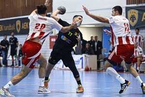Handball Premier: Ορίστηκαν οι δύο πρώτοι τελικοί ανάμεσα σε Ολυμπιακό και ΑΕΚ