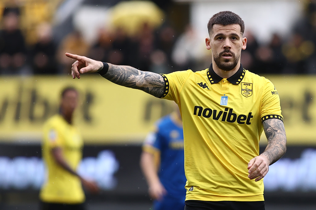 Άρης: Ο Γρηγορίου… ανακατεύει και μοιράζει ξανά