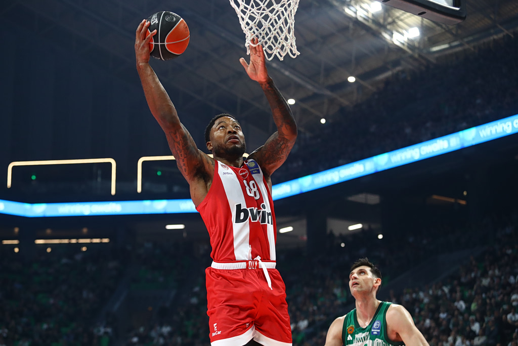 ΚΑΕ Ολυμπιακός: «Η ΚΑΕ Παναθηναϊκός έκανε καταγγελία για άσεμνη χειρονομία του Ταϊρίκ Τζόουνς»