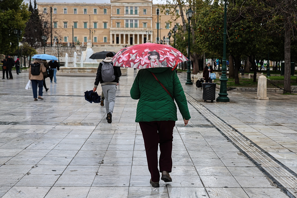 Αλλάζει ο καιρός: Τελειώνει το ανοιξιάτικο σκηνικό – Πού και πότε αναμένονται βροχές και καταιγίδες