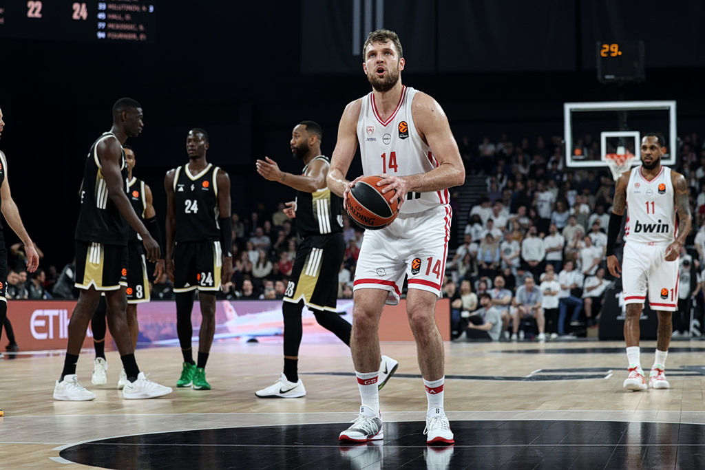 Βεζένκοφ: «Δεν υπάρχουν εύκολα παιχνίδια στην EuroLeague – Να είμαστε συγκεντρωμένοι, ακολουθούν δύσκολα ματς»