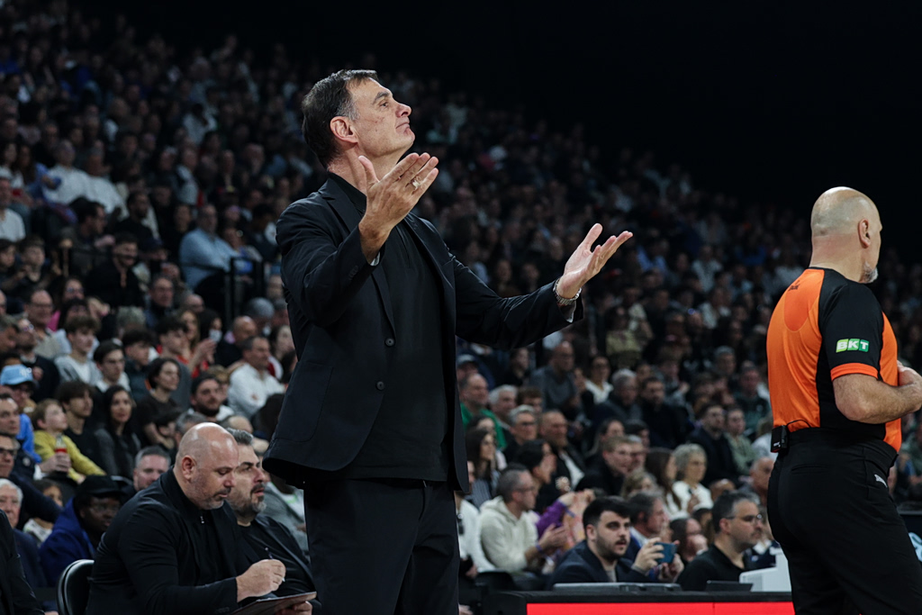 Μπαρτζώκας: «Η Βιλερμπάν παίζει για την τιμή της – Έχουμε τρία κρίσιμα παιχνίδια μπροστά μας»