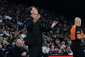 Μπαρτζώκας: «Η Βιλερμπάν παίζει για την τιμή της – Έχουμε τρία κρίσιμα παιχνίδια μπροστά μας»