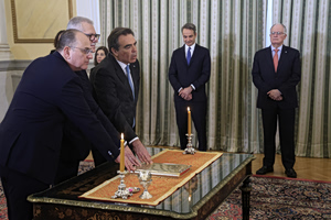 Ορκίστηκαν Σχοινάς, Τουρνάς και Λαζαρίδης