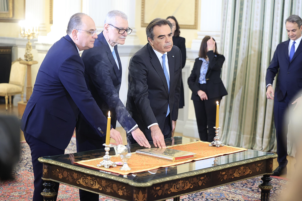 Ανασχηματισμός: Ορκίστηκαν Σχοινάς, Τουρνάς και Λαζαρίδης