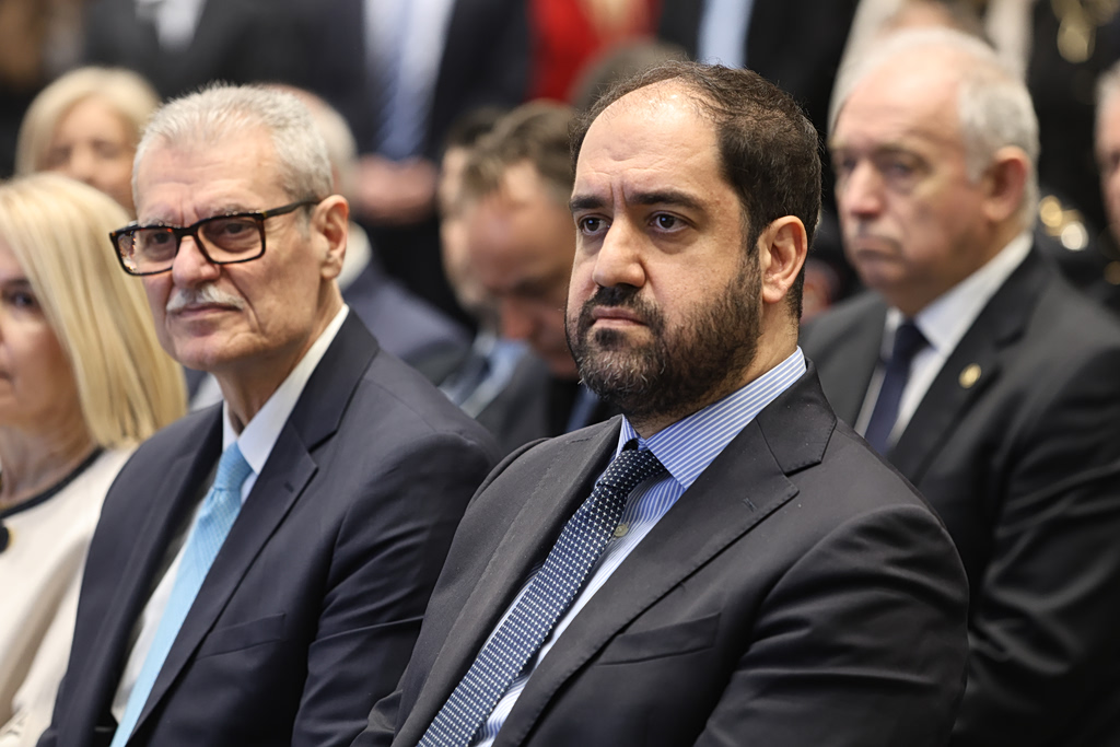 Live: Η τελετή παράδοσης – παραλαβής στο υπουργείο Κλιματικής Κρίσης και Πολιτικής Προστασίας