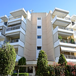 Θρίλερ στο Μαρούσι: 27χρονη έπεσε δύο φορές από μπαλκόνι – Συνελήφθη ο σύζυγός της