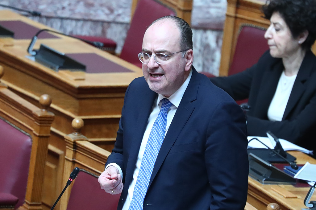 Μ. Λαζαρίδης: Από επιστημονικός σύμβουλος, μετακλητός υπάλληλος – Οι αντιδράσεις των κομμάτων