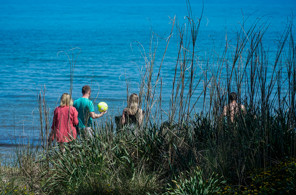 Καιρός: Πάνω από τους 28°C εκτοξεύθηκε ο υδράργυρος – Οι περιοχές που καλωσόρισαν νωρίτερα το «καλοκαίρι»