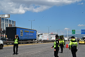 Αυξημένα μέτρα της Τροχαίας για την Πρωτομαγιάς- Απαγόρευση κυκλοφορίας των φορτηγών