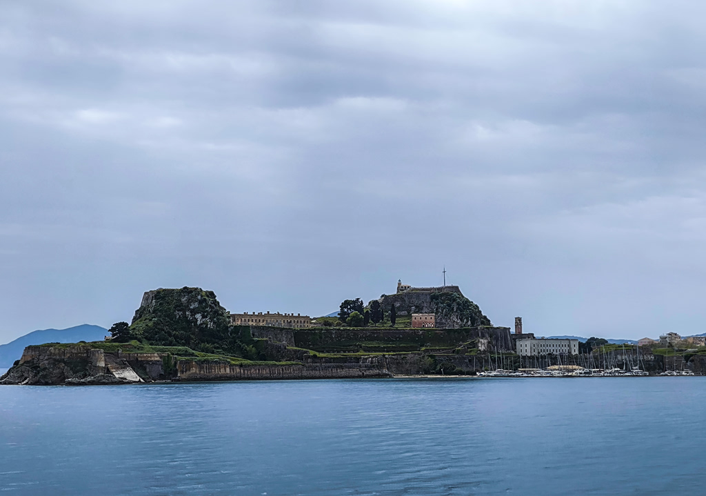 Αλλάζει ο καιρός: Άστατος με νεφώσεις, βροχές και τοπικές καταιγίδες – Η ανάρτηση Καλλιάνου