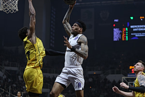 Ο ΠΑΟΚ κυριάρχησε στο «Παλατάκι» και λύγισε τον Άρη με 88-77