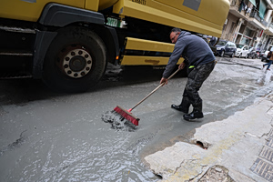 Κυψέλη: Λύθηκε το μυστήριο με το υλικό που πλημμύρισε τους δρόμους – Τι συνέβη