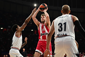 Ολυμπιακός – Αρμάνι Μιλάνο 85-76: Νίκη και πρώτη θέση για τους «ερυθρόλευκους»