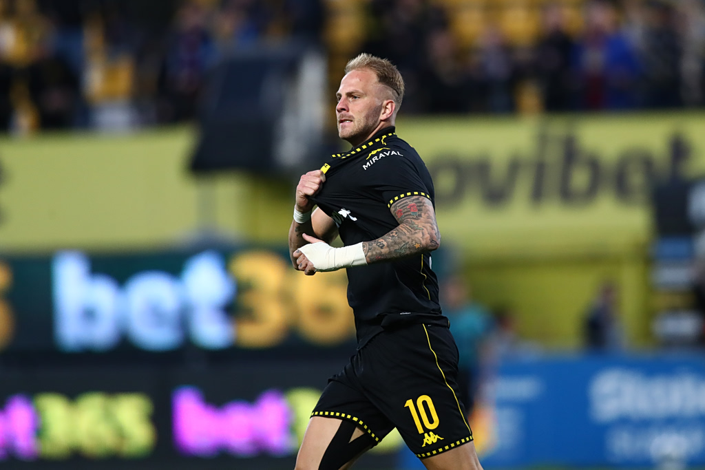 Ματσάρα στο «Βικελίδης»… και επιτέλους νίκη ο Άρης!