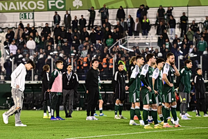 Αποδοκιμασίες από τους οπαδούς του Παναθηναϊκού στη Λεωφόρο μετά την ήττα από τον Ολυμπιακό (vid)