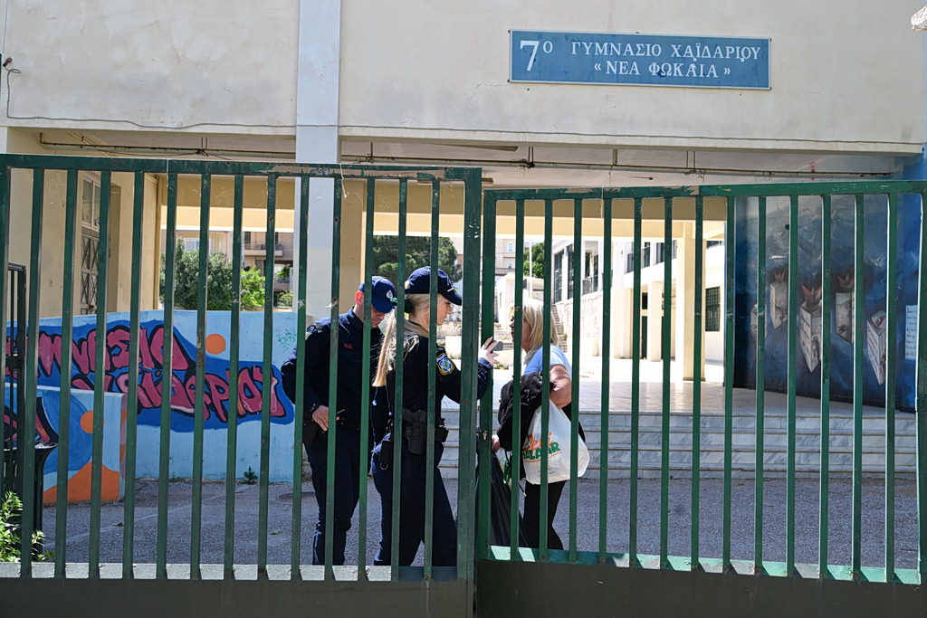 Χαϊδάρι: Ολοκληρώθηκε το χειρουργείο της 13χρονης που έπεσε από μπαλκόνι σχολείου – Μάχη για 4 ώρες έδωσαν οι γιατροί