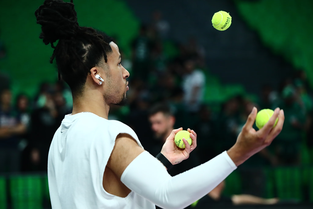 EuroLeague: Προθέρμανση με ζογκλερικά Στραζέλ πριν Παναθηναϊκός-Μονακό