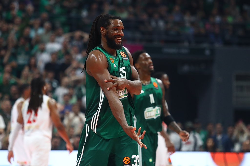 Μοναδικές στιγμές στο ΟΑΚΑ: Ο Φαρίντ στο flash interview με τα παιδιά του