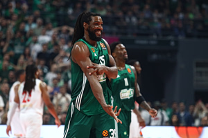 Μοναδικές στιγμές στο ΟΑΚΑ: Ο Φαρίντ στο flash interview με τα παιδιά του