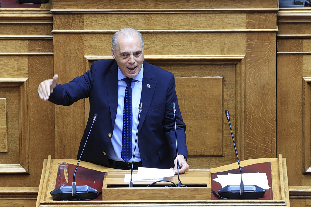 Βελόπουλος στη Βουλή για την άρση ασυλίας 13 βουλευτών της ΝΔ: Η πρότασή μας είναι δέσμευση περιουσιών τώρα