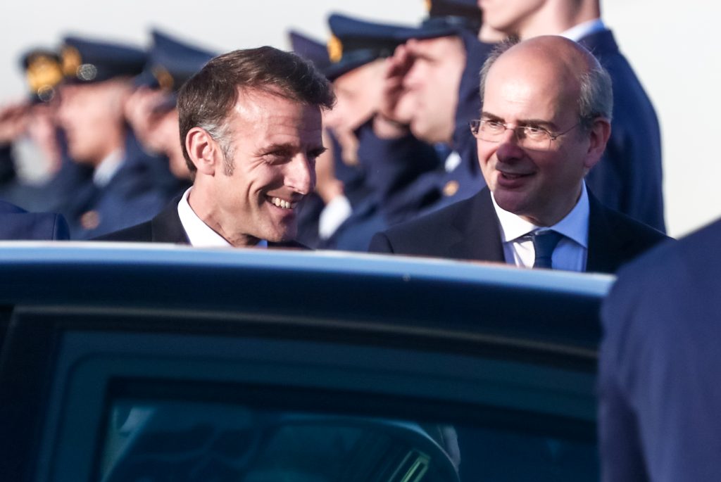 Στην Αθήνα ο Εμανουέλ Μακρόν – Live η συζήτηση με τον Κυριάκο Μητσοτάκη στη Ρωμαϊκή Αγορά