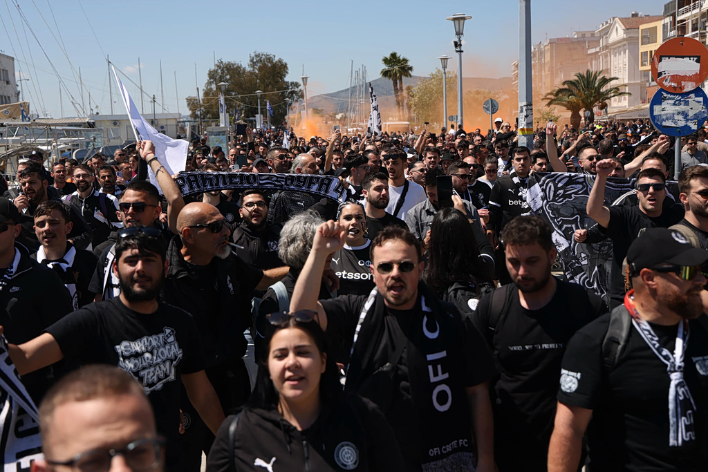 Viral σημείωμα μητέρας, φίλου του ΟΦΗ για τον τελικό Κυπέλλου Ελλάδας: «Συγγνώμη για τη φασαρία, το σπίτι θα γίνει… Γεντί Κουλέ»