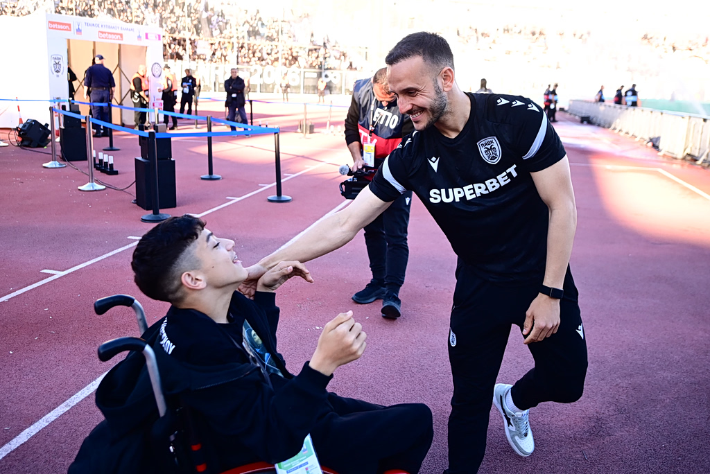 ΠΑΟΚ – ΟΦΗ: Ο μικρός Γιαννάκης στο πλευρό της αγαπημένης του ομάδας (pics)