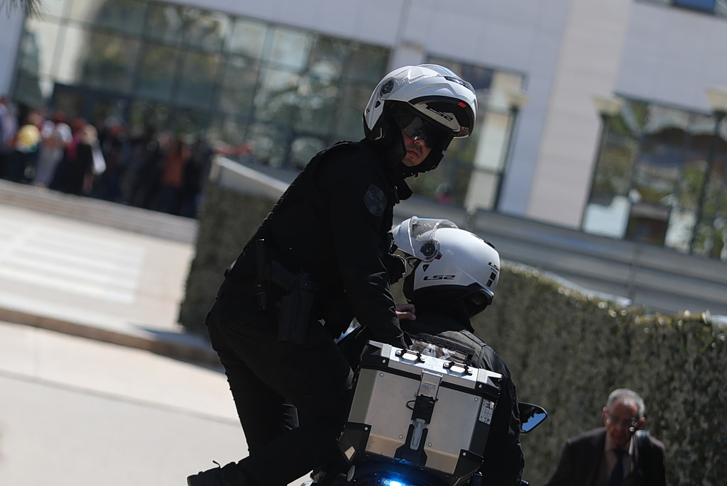 Ανθρωποκυνηγητό για τον εντοπισμό του 89χρονου πιστολέρο – Αστυνομικοί έχουν αποκλείσει το σπίτι του