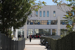 Ένωση Δικαστών και Εισαγγελέων: Αφύλακτα τα δικαστήρια – Η επίθεση στη Λουκάρεως κατέδειξε την απουσία μέτρων ασφαλείας