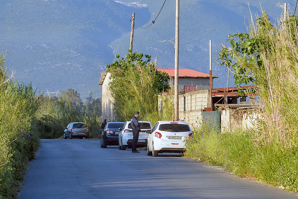 Σε αυτοκτονία αποδίδεται ο θάνατος του 44χρονου στην Καλαμάτα – Έξι συλλήψεις για παρεμπόδιση του έργου των Αρχών
