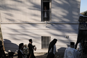 Άγιο Φως: Με ειδικές πτήσεις από την Αθήνα σε όλη την Ελλάδα