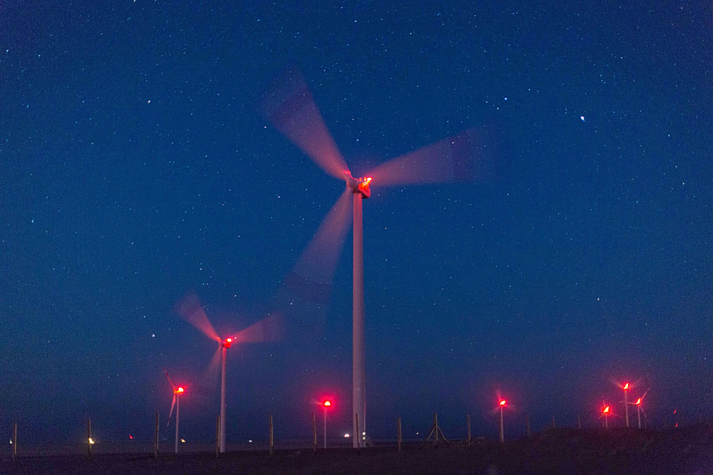 Η πράσινη ενέργεια αγγίζει το 50% παγκοσμίως – Οι ανανεώσιμες πηγές ενέργειας ξεπερνούν τα ορυκτά καύσιμα