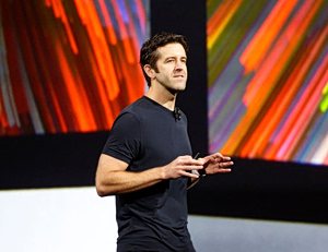 Τζον Τέρνους: Αναλαμβάνει τη μεγάλη πρόκληση να οδηγήσει την Apple στη νέα εποχή της Τεχνητής Νοημοσύνης