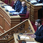 Κόντρα μεταξύ Ανδρουλάκη και Χατζηδάκη στη Βουλή: «Μόνη λύση οι εκλογές» – «Ενίοτε τα αιτήματα γίνονται δεκτά»