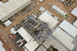 Επίθεση στον πυρηνικό σταθμό Μπουσέρ: Ένας νεκρός – Το Ιράν λέει επιτρέπει το πέρασμα πλοίων για βασικά αγαθά από Ορμούζ