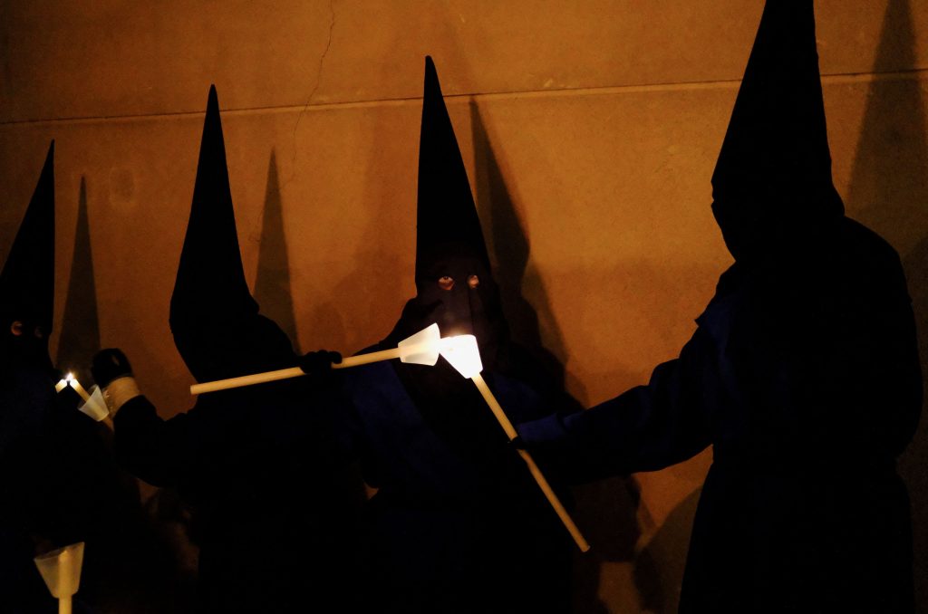 Ο «χορός του θανάτου» μας θυμίζει ότι όλοι είμαστε ίσοι απέναντι στη ροή του… χρόνου