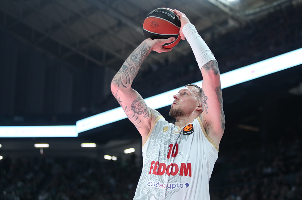 Μονακό – Μπαρτσελόνα 79-70: Με double-double του Μάικ Τζέιμς, οι Μονεγάσκοι θα είναι οι αντίπαλοι του Ολυμπιακού