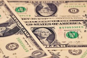 ΗΠΑ: Στο 3,3% ο πληθωρισμός τον Μάρτιο λόγω του πολέμου στο Ιράν – Σε δίλημμα η Fed για τα επιτόκια