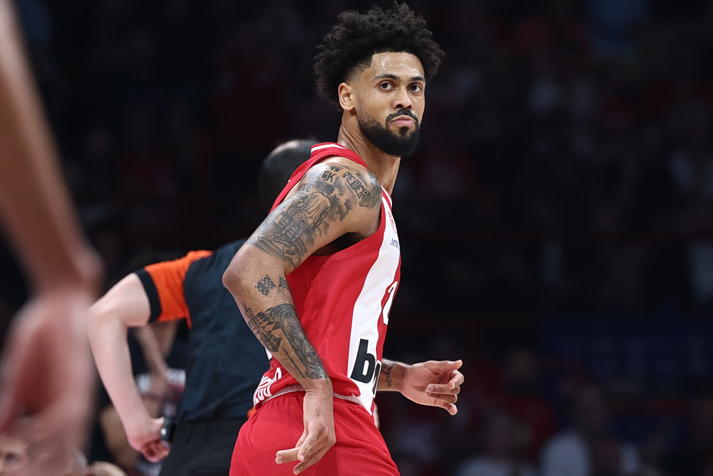 Συγκινητική ανάρτηση του Ντόρσεϊ για τον γιο του: «Μου ζήτησες 40, θα κρατήσω την υπόσχεσή μου!» (vids)