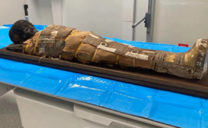 Ανακάλυψη-σοκ: Αιγυπτιακή μούμια παιδιού αποκαλύπτει μυστικό που είχε θαφτεί κάτω από 2.000 χρόνια σιωπής